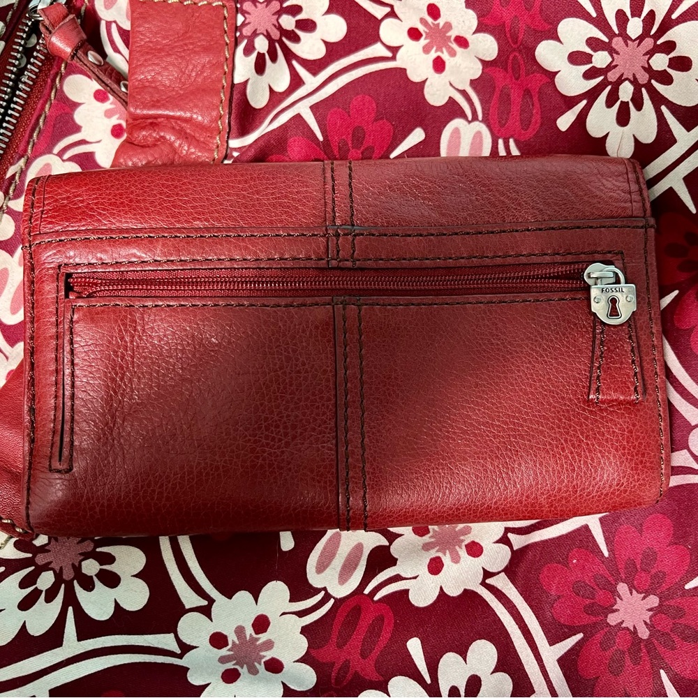 Like New! Fossil Bag And Matching Wallet - image 7